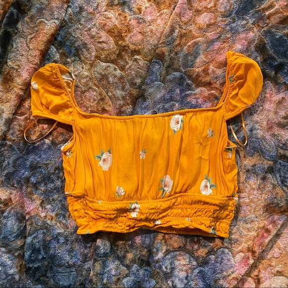 Tint Floral Crop Top - Picture 2 of 3